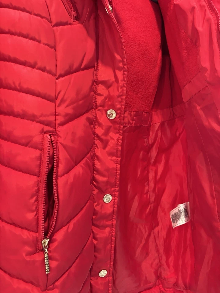 Casaco de inverno vermelho ROCAWEAR PEQUENO 3/4 Parka acolchoado pele sintética capuz removível Parka - Imagem 4 de 4
