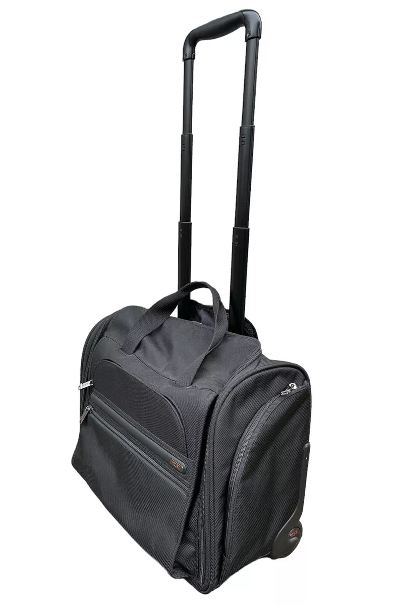 TUMI 17
