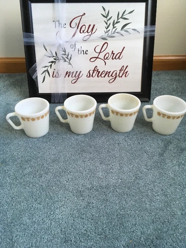 Pyrex Butterfly Gold 1410 D-Handle Mugs Set Of 4 Corning White Milk Glass USA