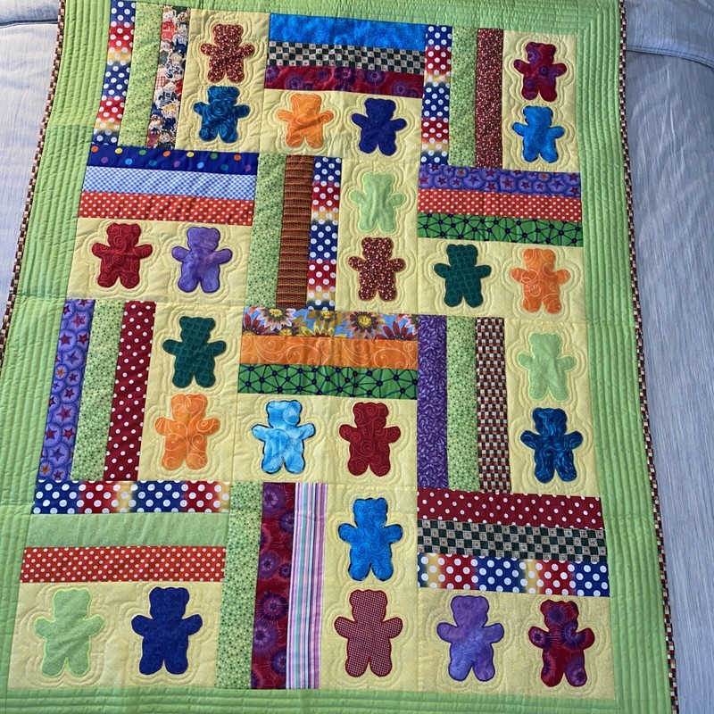 Handmade Baby quilt/reversible/appliqué/machine quilted/Patch Work-Bears