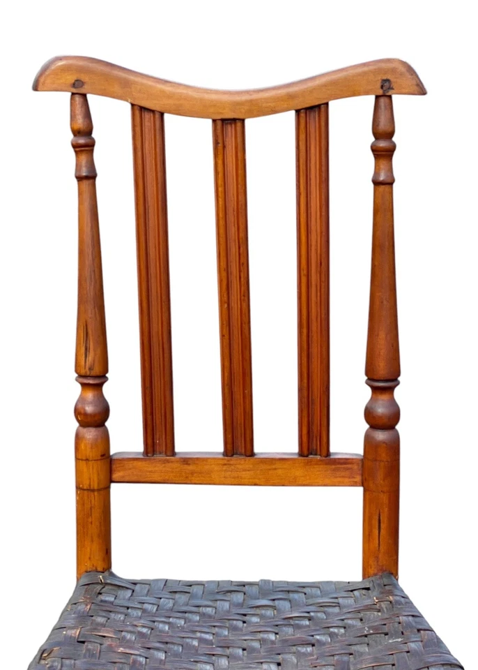 Silla antigua del siglo XVIII con respaldo de yugo del período William & Mary con asiento de férula Foto 4 de 4