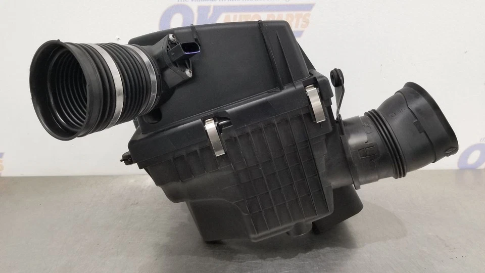 07 BMW M5 E60 5.0L V10 AIR CLEANER AIR BOX ASSEMBLY LEFT DRIVER 13717839024 - Image 2 of 4