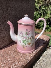 Ancienne petite cafetière émaillée rose