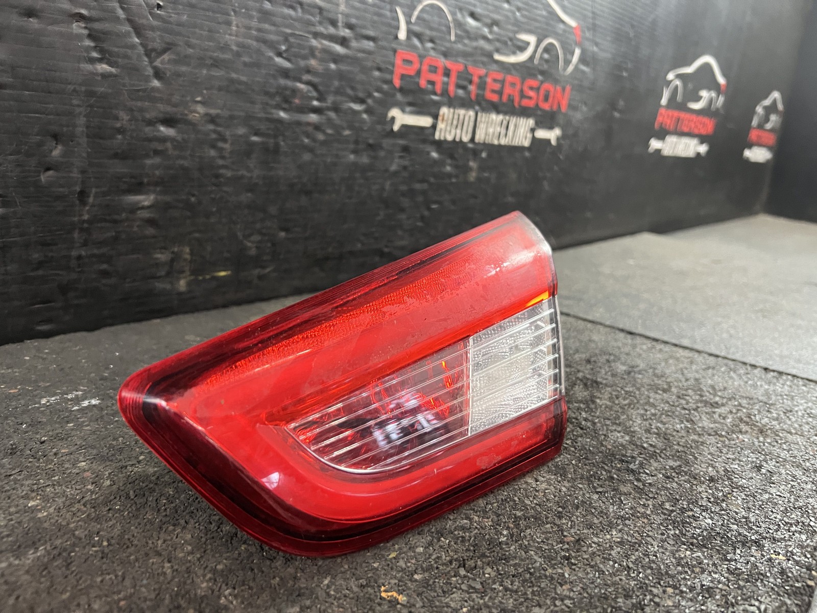 15-20 MASERATI GHIBLI PASSENGER RIGHT RH DECK LID MOUNTED TAIL LIGHT LAMP