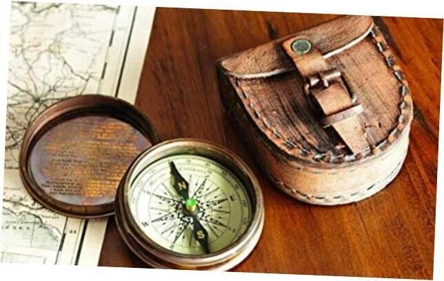 Brújula poema de latón náutico envejecido con estuche de cuero Foto 3 de 3