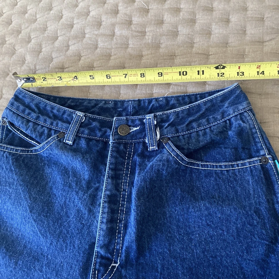 Pantalones de mezclilla Ferrari vintage para mujer talla 26 cintura alta cónicos años 80 de colección Foto 3 de 4