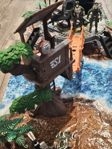 True Heroes Sentinel 1 Mobile Hover Base Huge Playset Retired Collector + Extras - Picture 13 of 24