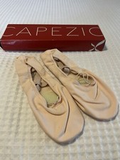 Capezio Women's 2028 Canvas Juliet Ballet Shoe. Color: Light Ballet Pink Size 8M