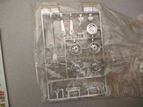 AMT Ertl 21 Dale Jarrett Citgo Ford Thunderbird Stock Car Toy Model Kit 1:25 - Picture 9 of 10