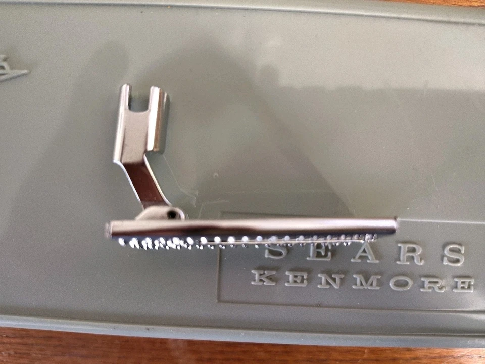 Kenmore 6855 Slant Shank Sliding Buttonhole Foot Vintage Sewing Machine - Image 3 of 4