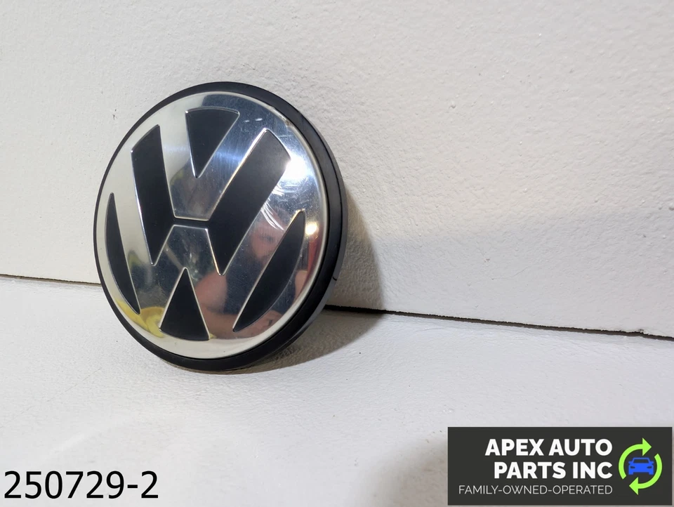 Tapa central OEM 2009-2011 Volkswagen Tiguan 2,0 L Foto 2 de 4