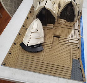 LEGO Creator 10234 - Sydney Opera House - Complete w/ Instructions! Retired