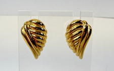 Vintage Signed MONET Gold Tone Clip Earrings
