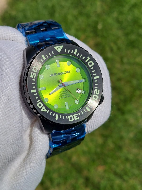 ARAGON Divemaster EVO IP Black 45mm Automatic NH35 24 Jewels. Color Lime Green 