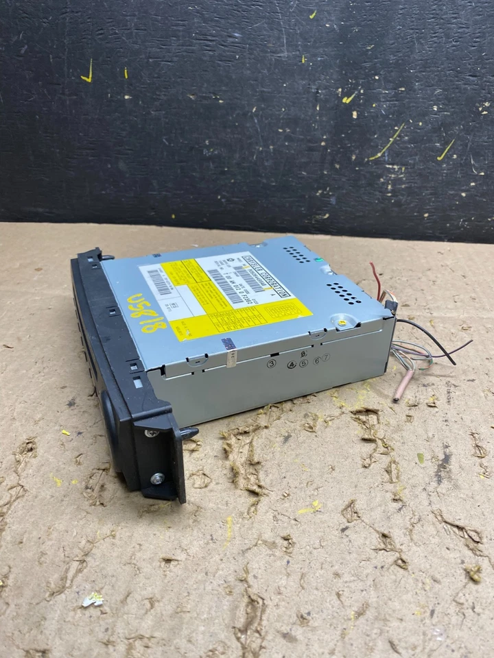 Volkswagen Routan 2009 2010 2011 reproductor de DVD de video U5818 DG Foto 3 de 4