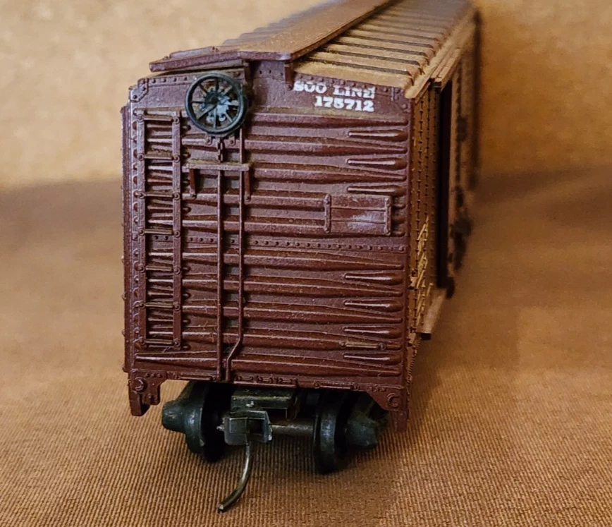 SOO Line RR 50' DD boxcar 175712 Sprung Trucks Kadee Athearn Blue Box Built HO - Image 4 of 4