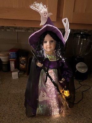 Vtg Halloween Witch Fiber Optic Motion Sweeps Her Broom Doll Animated