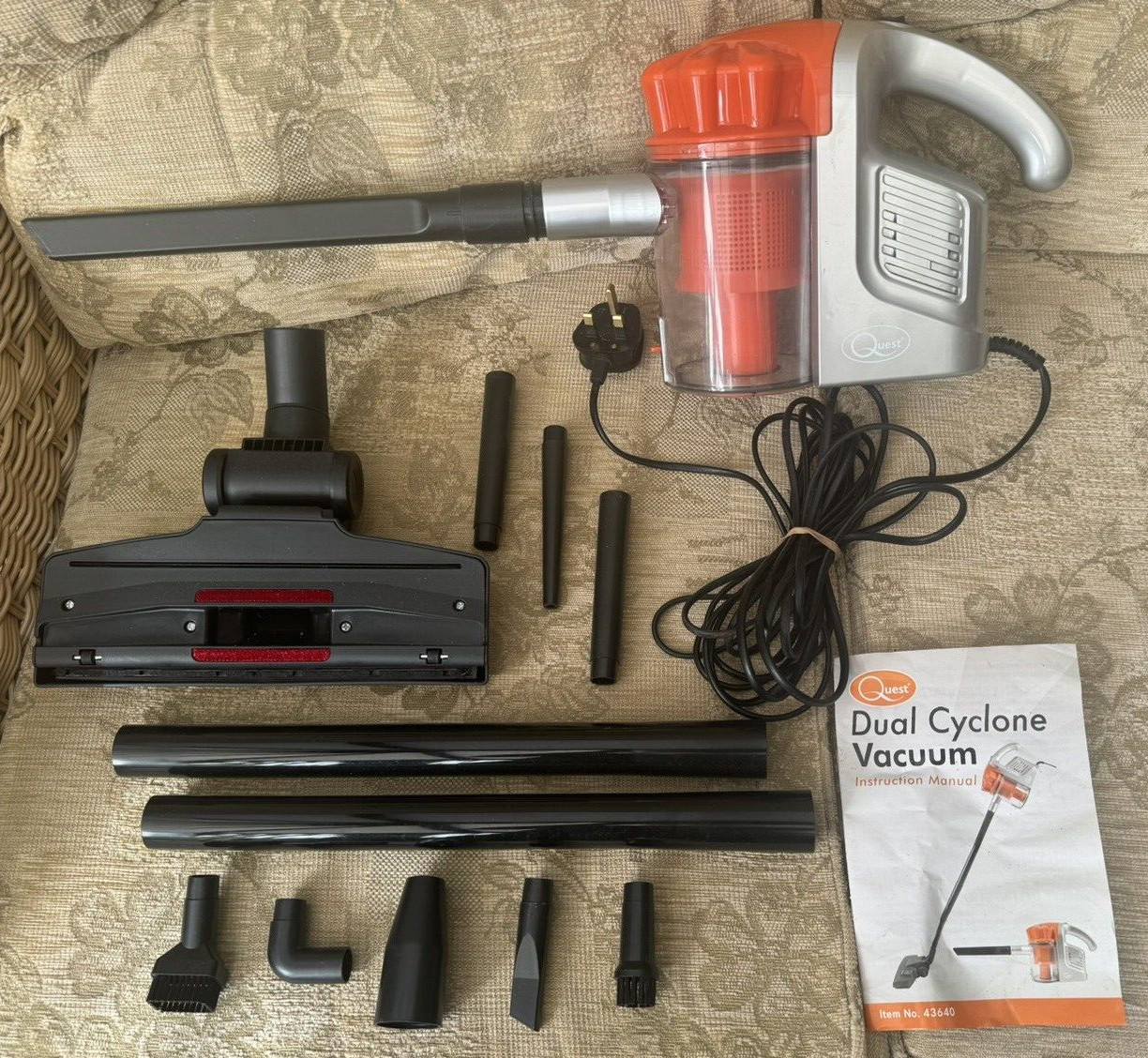 QUEST CYCLONE VACUUM BAGLESS 600W HANDHELD LIGHTWEIGHT CLEANER WITH 9 TOOLS
