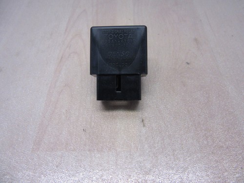 TOYOTA AVENSIS T27 Kombi STEUERGERÄT BREMS SIGNAL RELAIS 895A1-47010 (138)