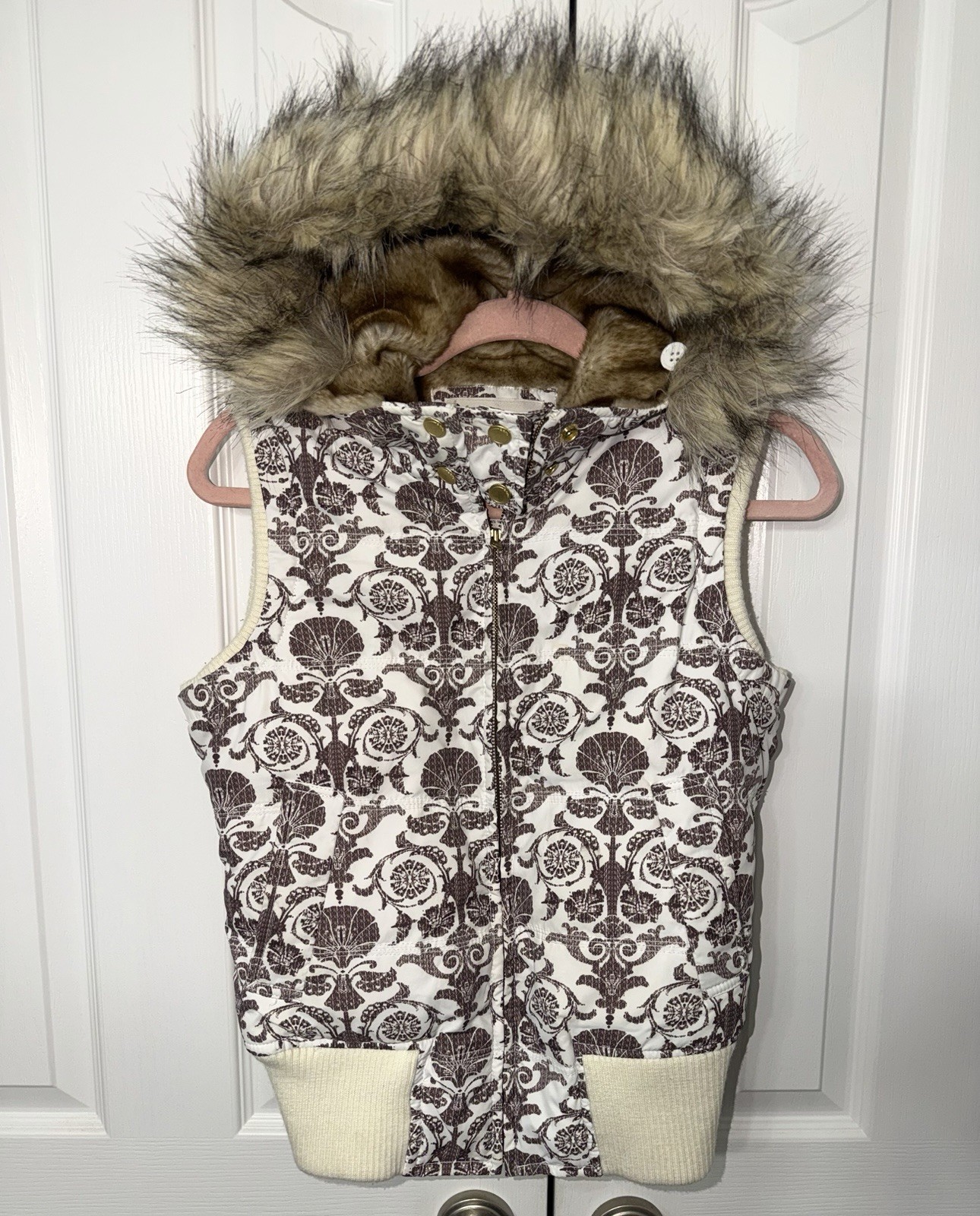 Aeropostale Womens Small Hooded Puffer Vest Faux Fur Lined Brown Print