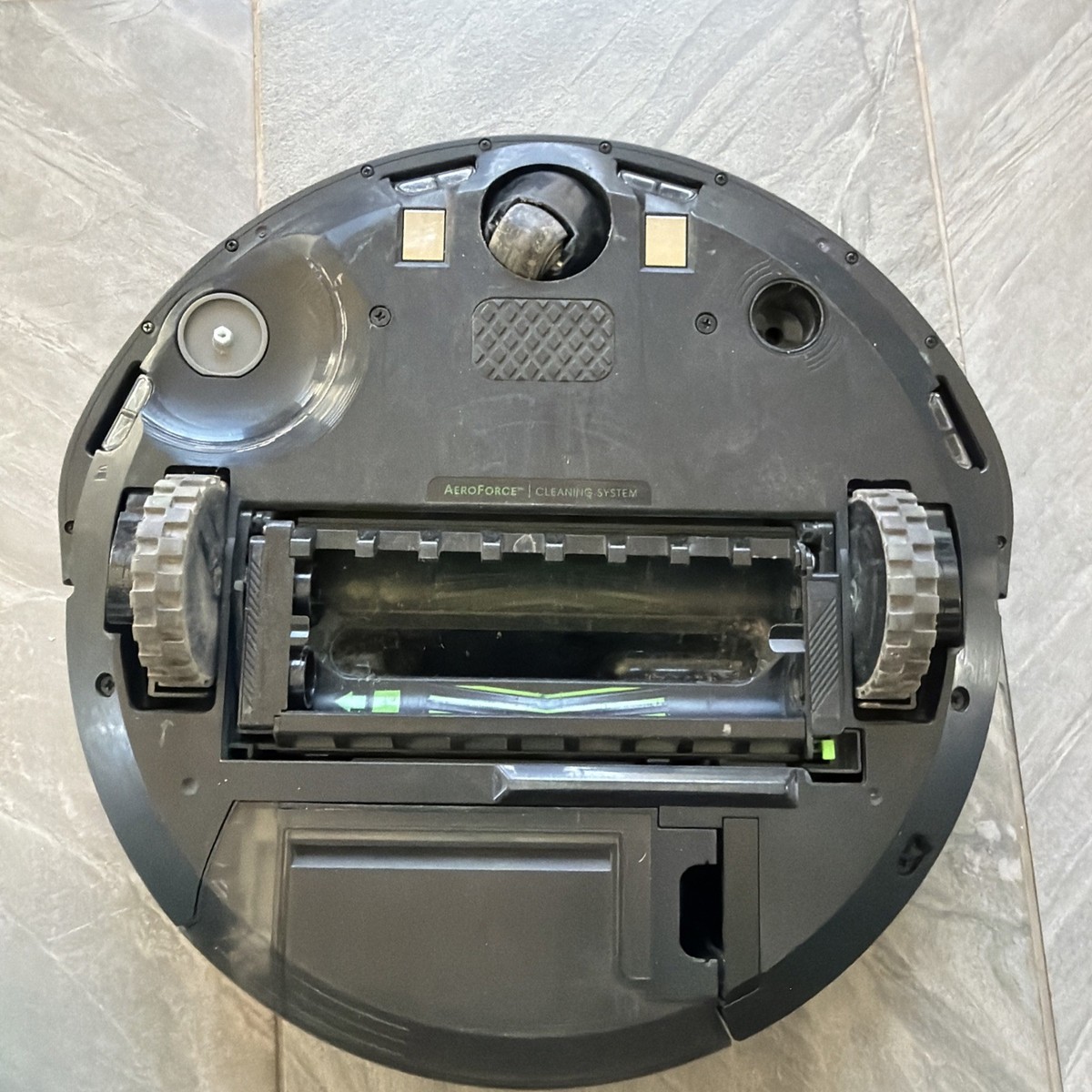 iRobot Roomba i3 Robot Vacuum WiFi RVD-Y1 Non Working For Parts