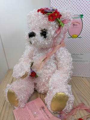 Paradise Galleries Teddybär Plüschblütenblatt von Karen Alderson Beary Heavenly