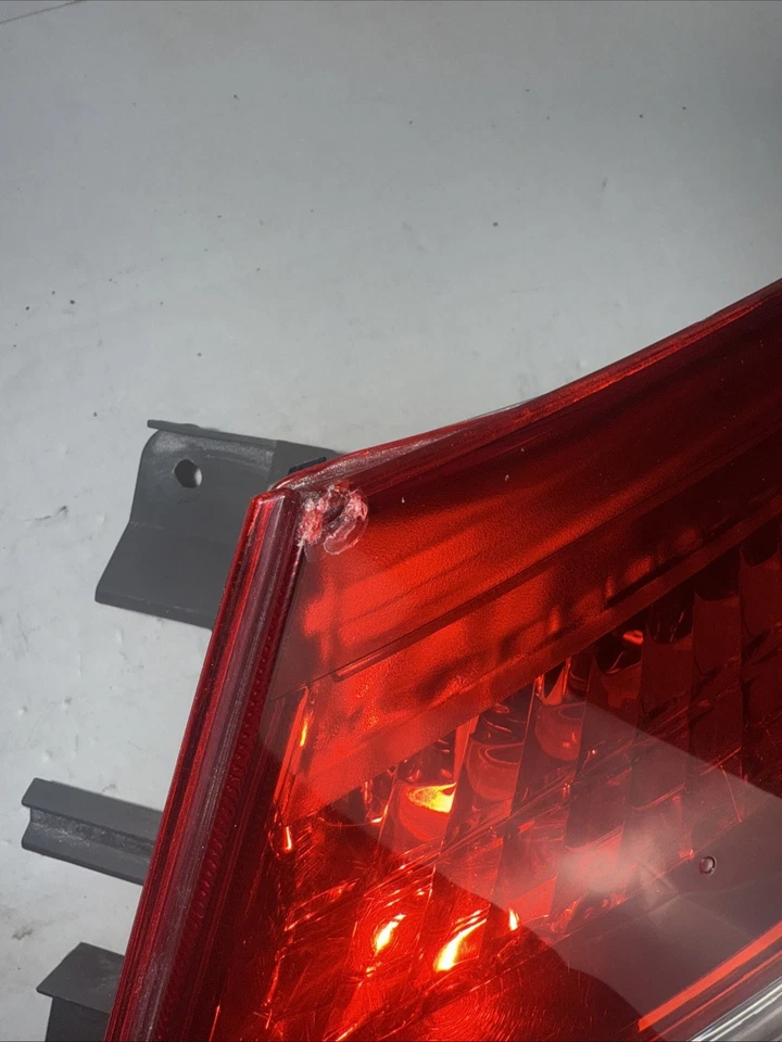 2010 2011 2012 Honda Accord Crosstour Right Passenger Side Tail light Oem DMG! - Изображение 3 из 4