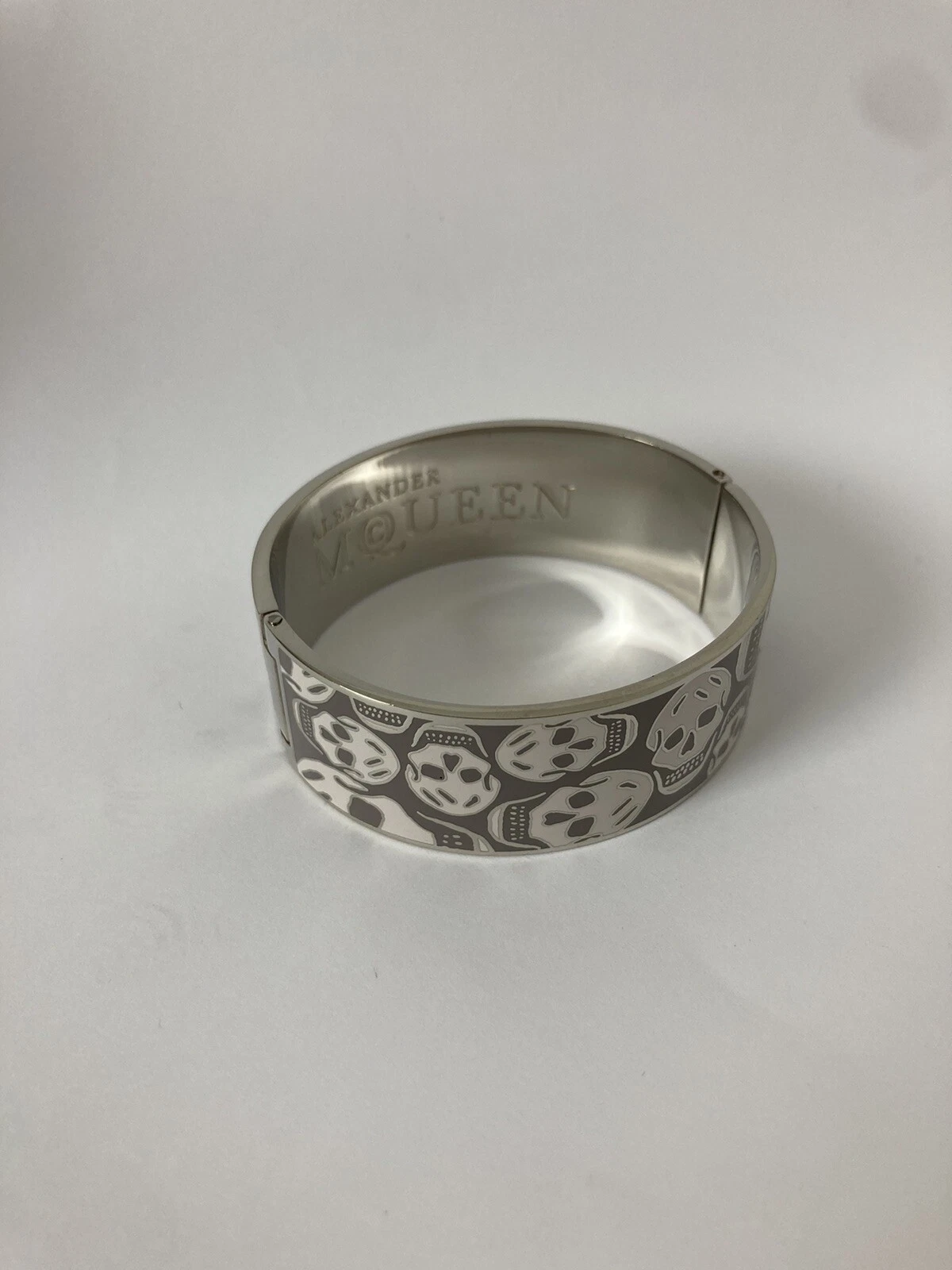 Alexander McQueen Bracciale Teschio Bracciale Bracciale Metallo Argento con Marrone Taupe Bianco