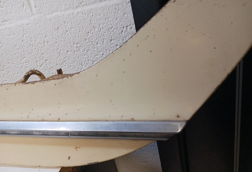 Faldas guardabarros usadas OEM LH + RH con moldura Chrysler New Yorker 1966 (LI84) Foto 3 de 4