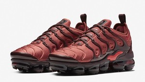 nike vapormax plus bordeaux