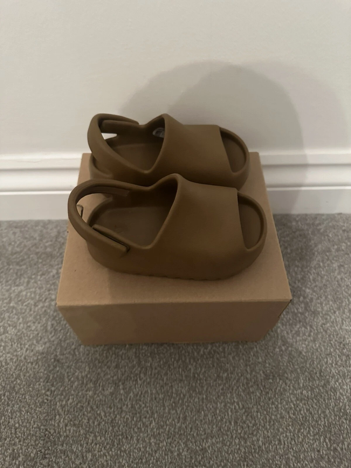 Adidas Yeezy Slide ocra bambini neonati bambino Regno Unito 7.