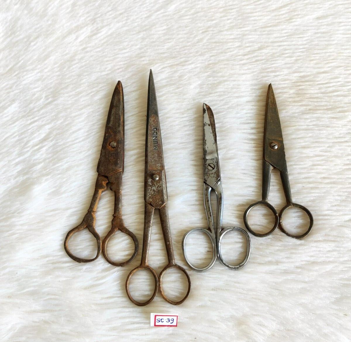 USA VINTAGE 金属製クリップボード TRIANGLE 1940s 1940s Vintage Handmade Iron Decorative Scissors Set of 4