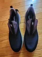 NWT Skeckers Air Cooled Arch Fit Good Year Purple/Black Slip-On Sneakers Sz 11