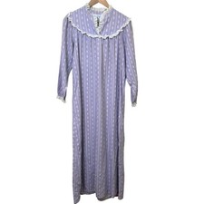 Vtg Lanz of Salzburg Medium Lavender Flannel Tyrolean Eyelet Trimmed Nightgown