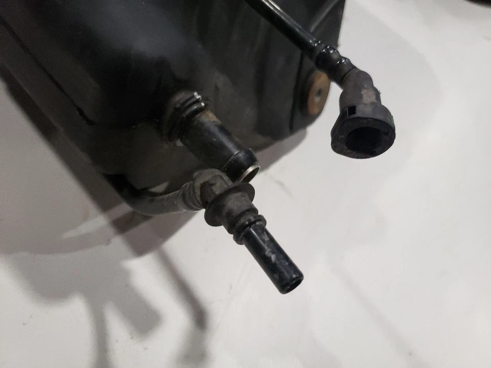 Passive Diesel Exhaust Fluid DEF Tank - 2014 BMW 328D N47N F30 Auto - 14-18 OEM - Image 4 of 4