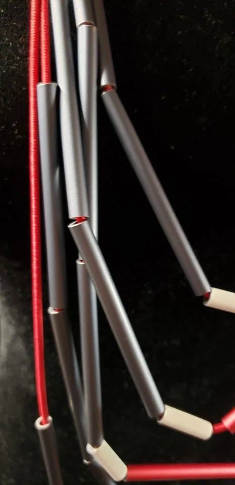 Christina Brampti 22 дюйма алюминий и шнур ожерелье, красный, серый, белый, W/красный шнур - Изображение 2 из 4