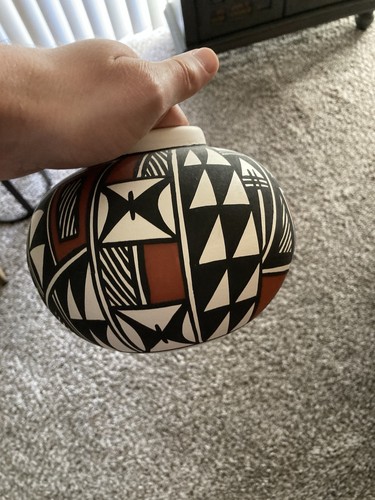 Bol poterie Acoma Pueblo peint à la main signé par l'artiste hauteur 5 pouces - Photo 3/8