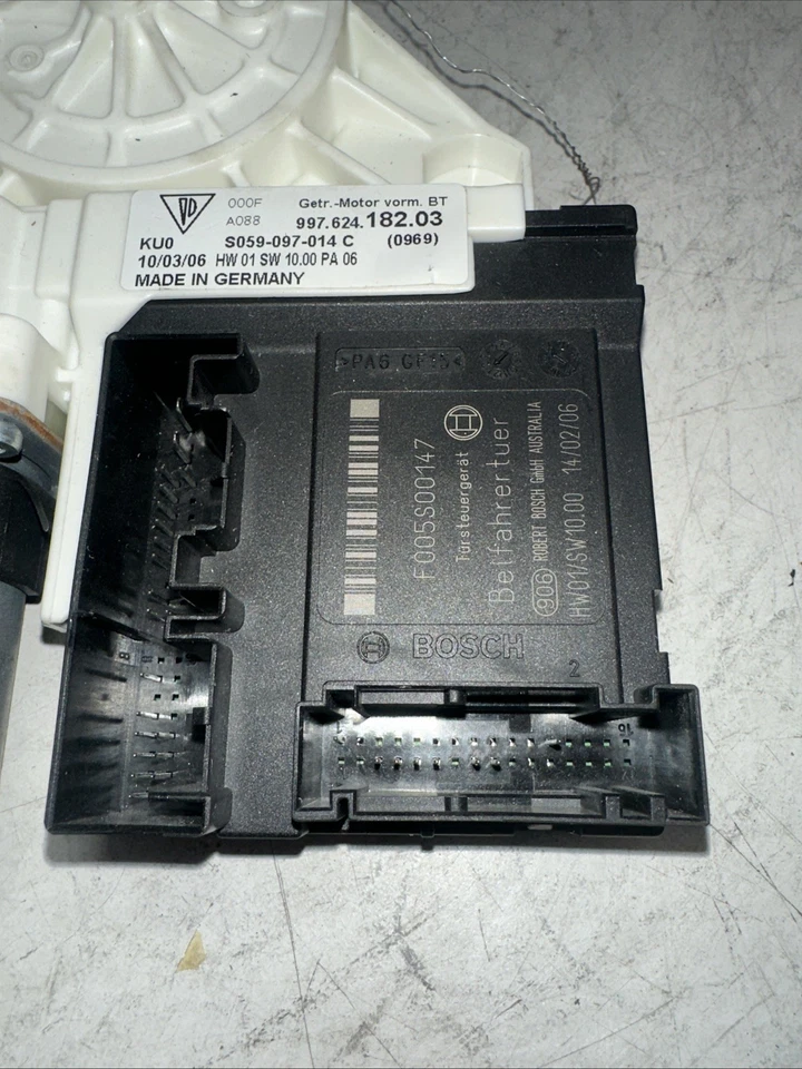 Двигатель стеклоподъемника правый для Porsche 911 Boxster Cayman 99762418203 от оригинального производителя б/у - Изображение 3 из 4