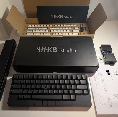 HHKB Studio Happy Hacking Keyboard Tastatur Bluetooth schwarz + White Keycap Set
