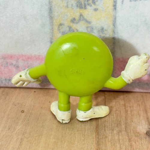 Figura Emoji Sonriente Verde Let's Dance, Máquina Expendedora de Juguetes, Goma 1.5" - Imagen 3 de 4