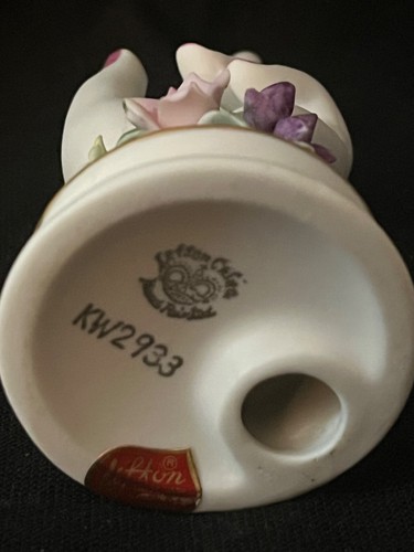 Vintage Signed And Numbered Lefton China Lipstick Holder/Ring Holder Figurine - Picture 7 of 8