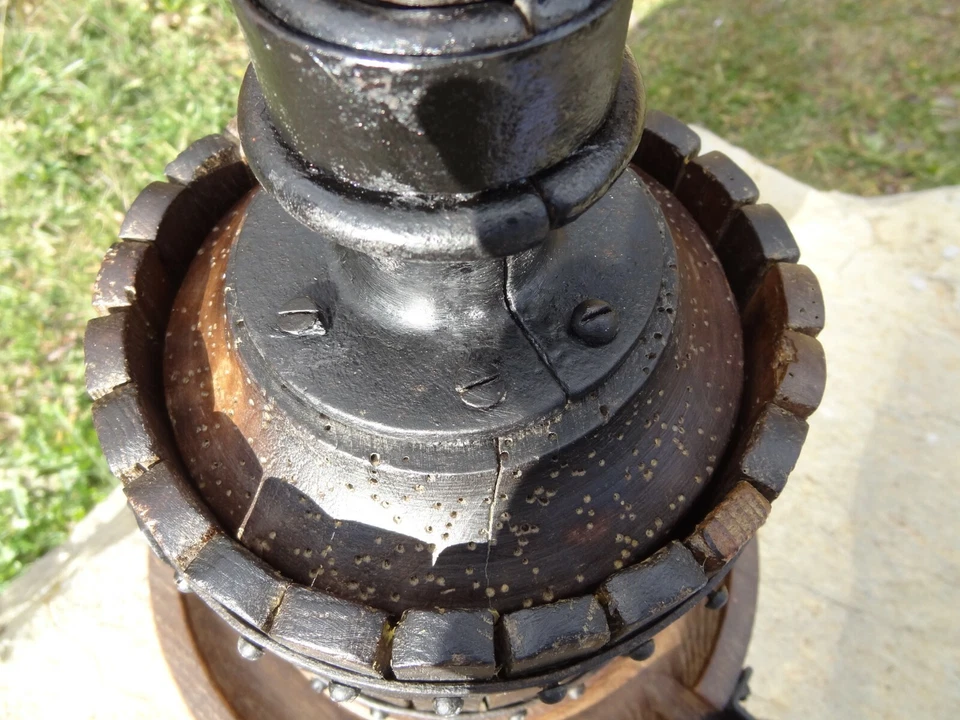 ancien pressoir à jus raisin de table art populaire - Photo 2/4