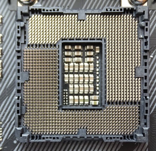Carte mère ASUS STRIX Z370-F GAMING LGA 1151v2 - Photo 2/2