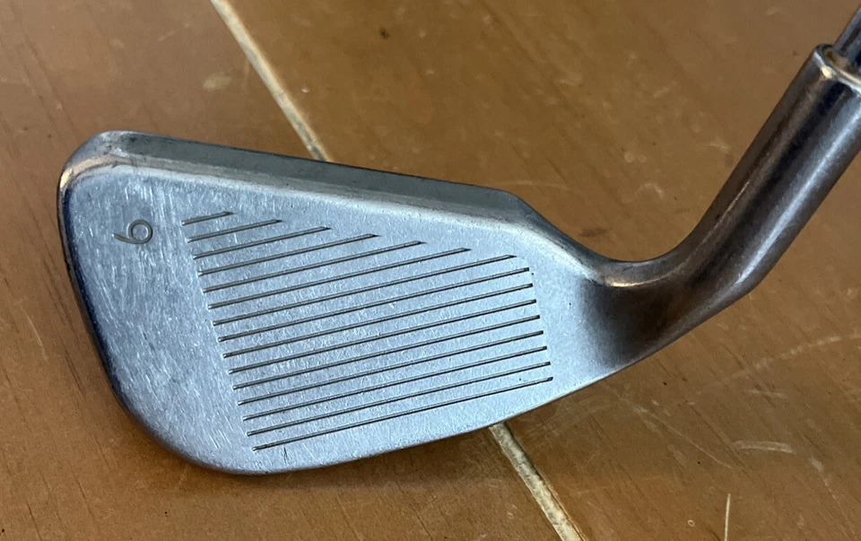 Ping Zing Punto Rojo Único 6 Hierro-Acero Rígido Flexible Eje-Agarre Ping-Mano Derecha Foto 2 de 4