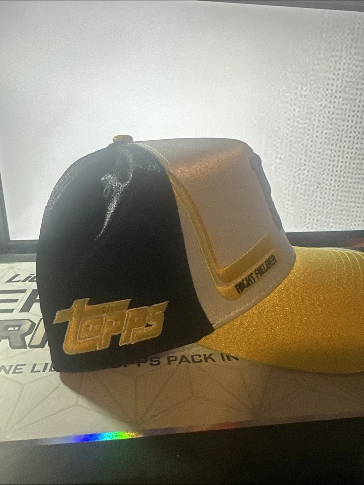 Topps 2025 Lids x Player Chase Series 2 Roberto Clemente Hat Limited Edition - Image 2 of 4