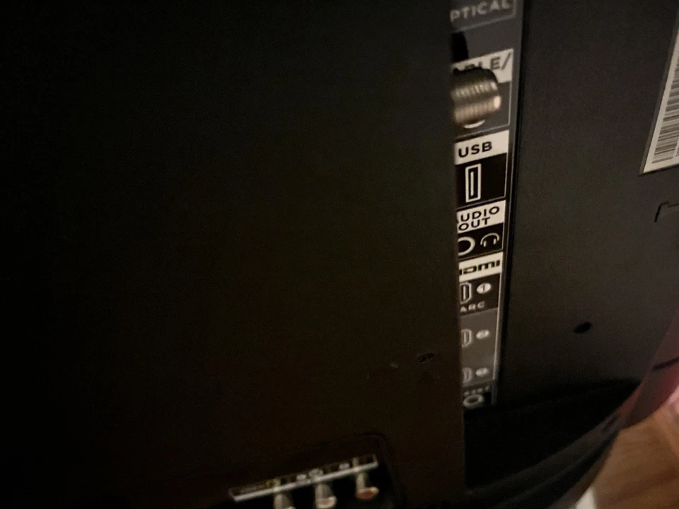 Roku TV Wifi Compatible 32 Inch TV With Controller - Image 3 of 3