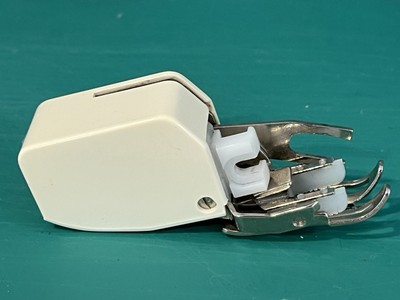 EVEN FEED / WALKING FOOT sewing machine ATTACHMENT Short Shank Unbranded USA