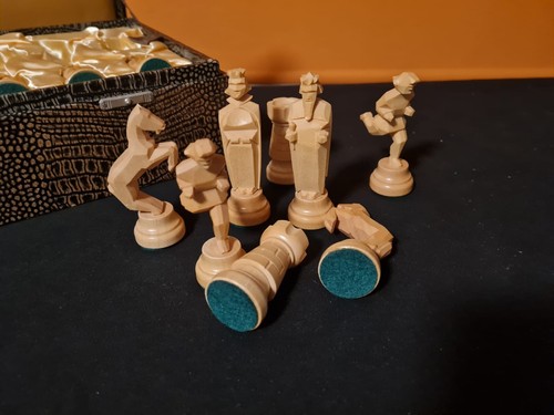 Antike geschnitzte Holz Schachfiguren - Bild 12 von 22