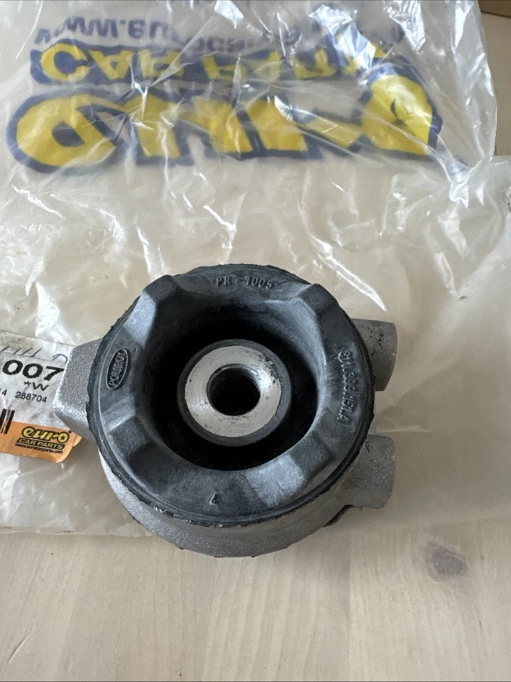 Euro Car Parts Left Gearbox Mounting Fits Passat 80 Coupe 1.3 1.6 D 1.7 TD 1.8 - Image 3 of 4