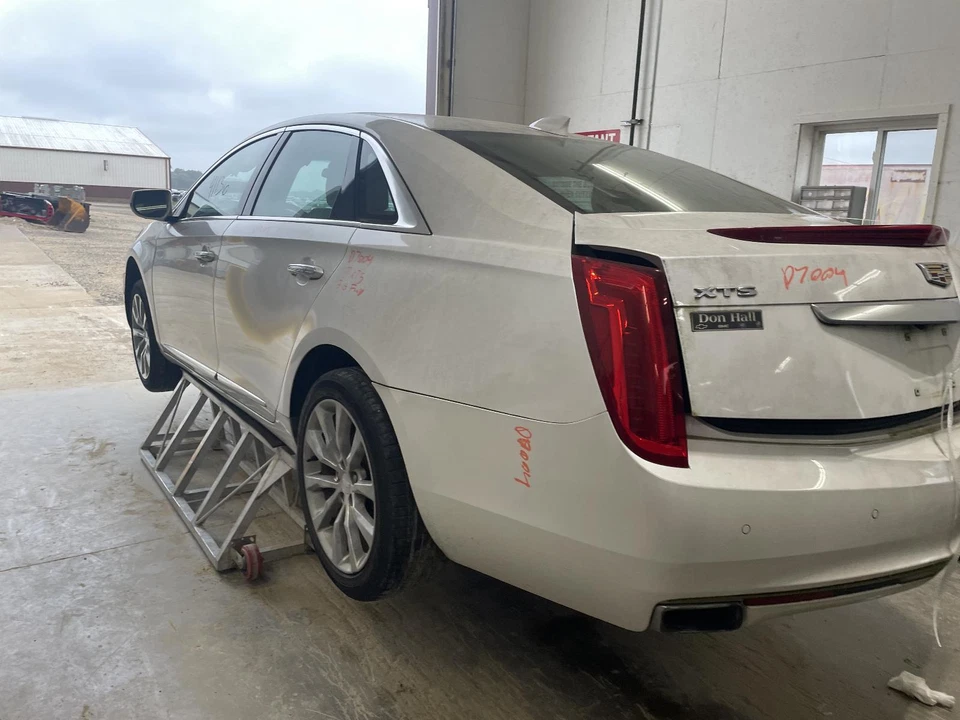 Compresor de aire acondicionado usado se adapta a: Cadillac Xts 2017 con refrigerante opcional grado KRV Foto 3 de 4